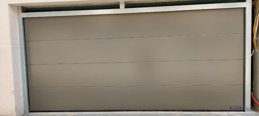Τοποθέτηση γκαραζόπορτας Hörmann — Control Hellas