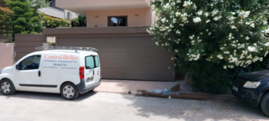 Τοποθέτηση γκαραζόπορτας Hörmann — Control Hellas