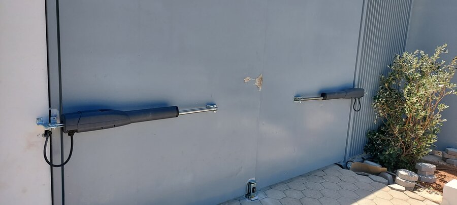 Τοποθέτηση αυτόματης γκαραζόπορτας — Control Hellas Αττική