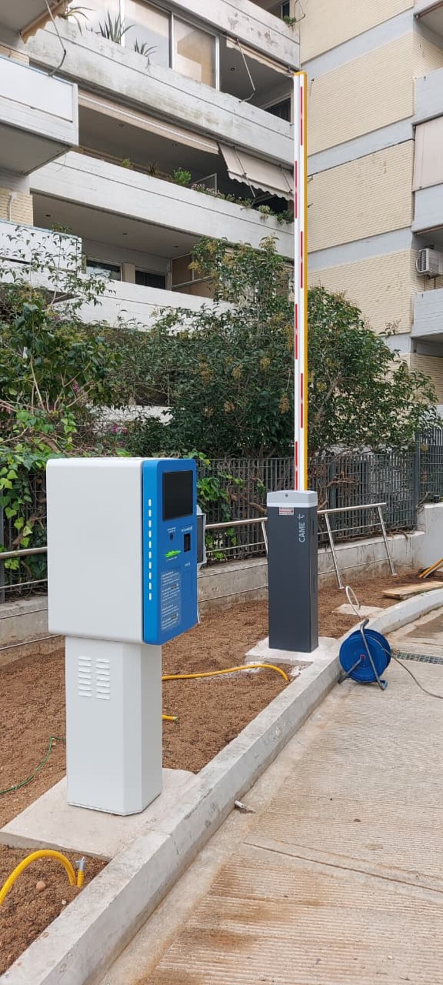 Τοποθέτηση γκαραζόπορτας Hörmann — Control Hellas